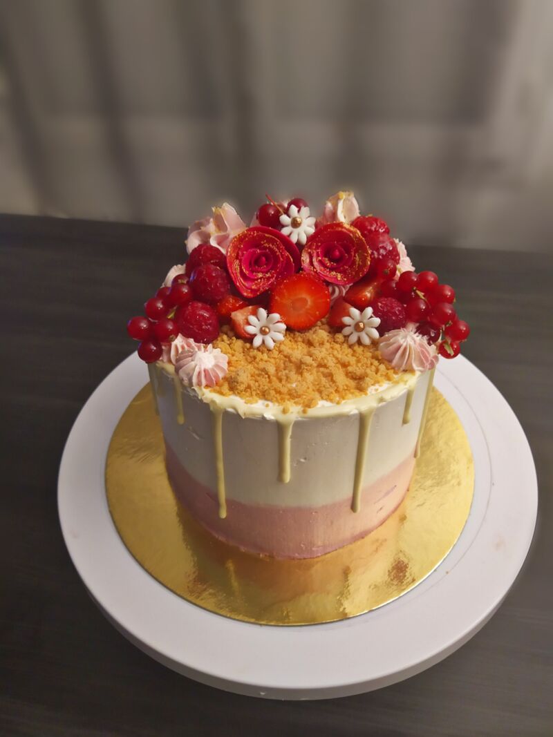 Layer cake fruits rouges crumbles 