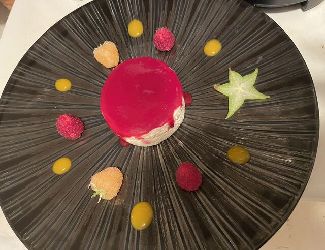 Blanc-manger framboises et litchies