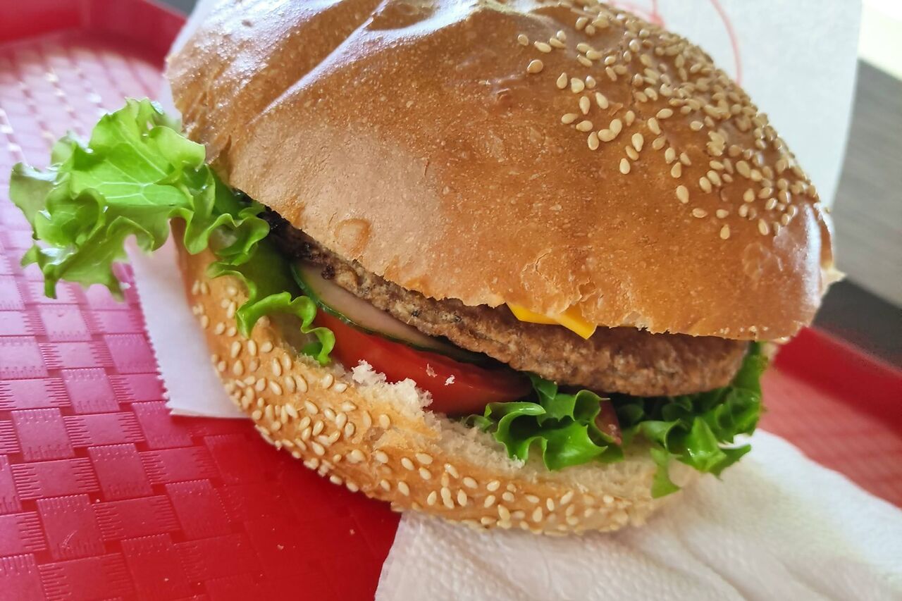 HAMBURGER🍔🍔🍔 Reggelire, ebédre, napközben bármikor 😉, vacsorára.... Új ízekkel vár a Roberto Gyros! 😋