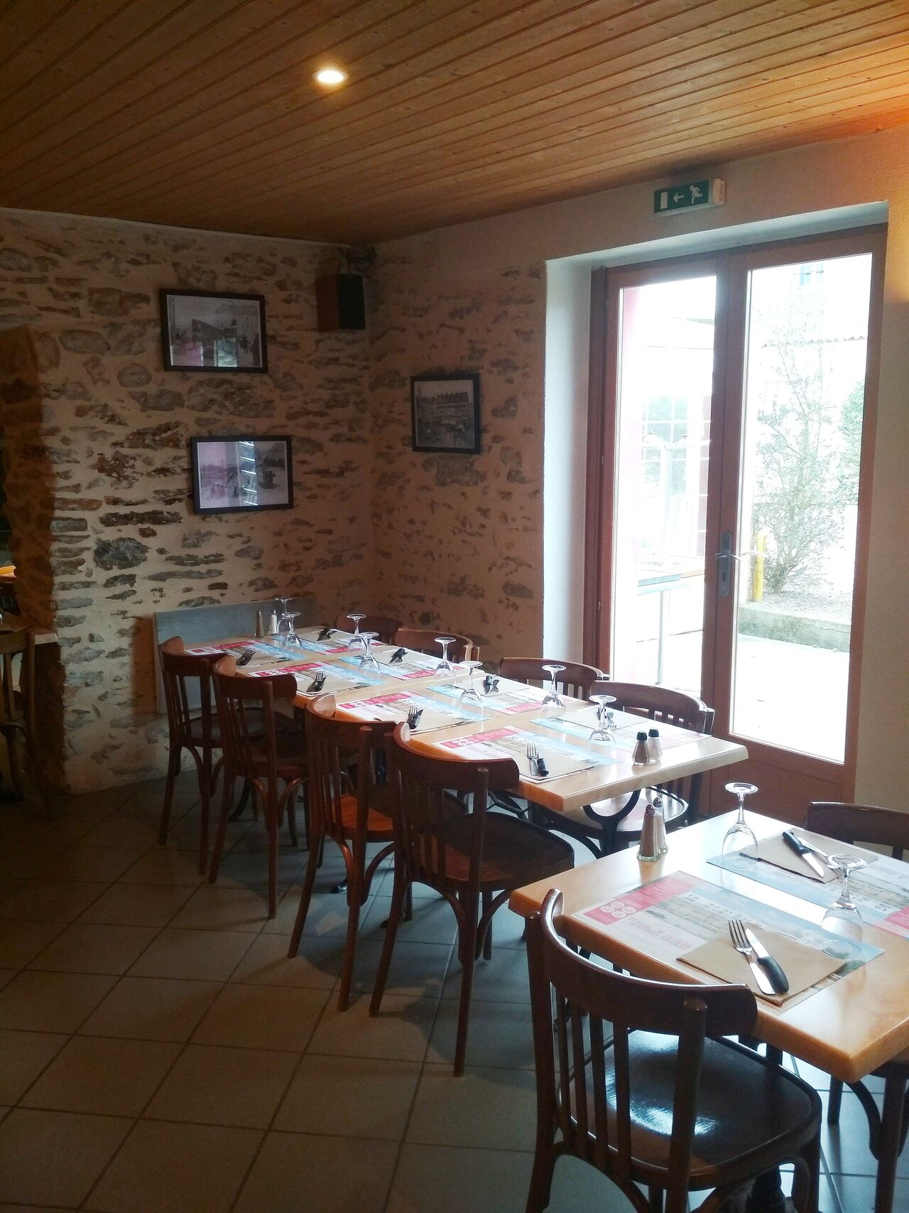 - Salle de Restaurant -