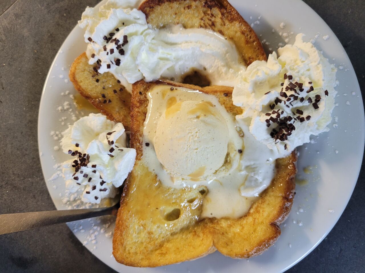 La brioche façon pain perdu et son caramel beurre salé maison