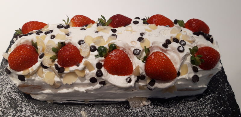 Mascarponerolle mit Erdbeeren