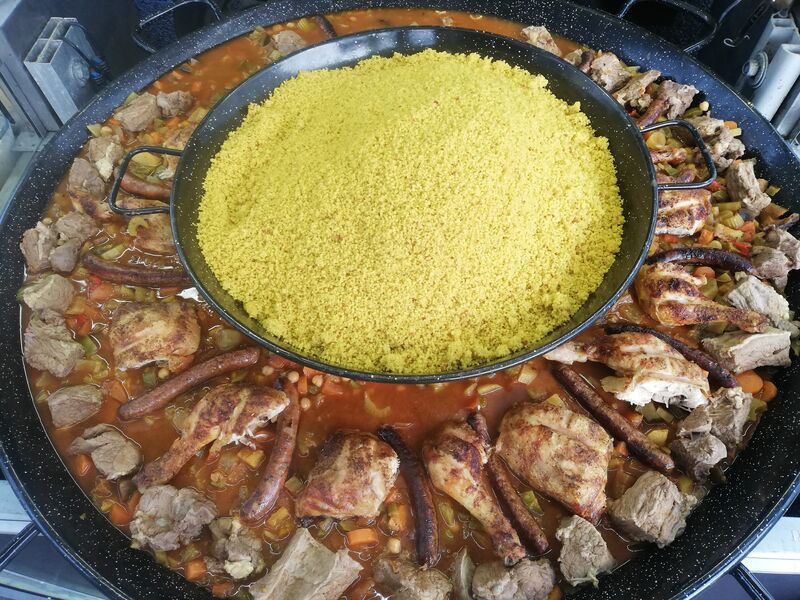 Couscous service traiteur avec pret du matériel pour réchauffer 