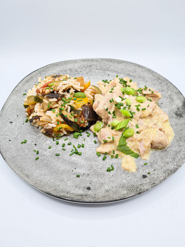 Poulet au vin du Jura, riz aux petits légumes 🍗🍚🫑🍅