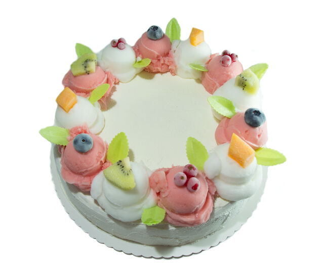 Große Eistorte mit Sahneschicht