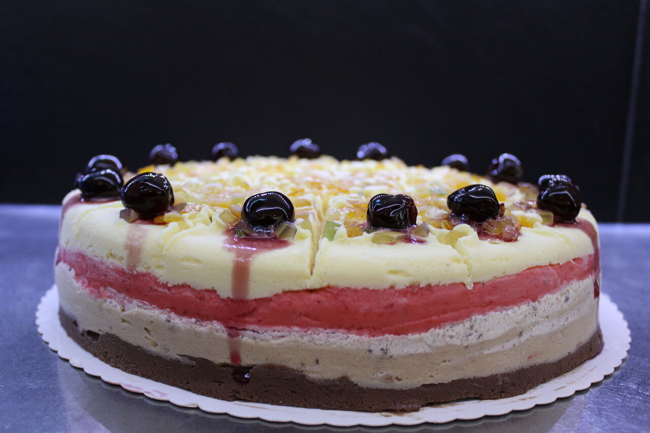 Unsere Cassata - wenn Sie Glück haben, ergattern Sie ein Stück bei uns im Salon.Ansonsten gerne auf Vorbestellung.