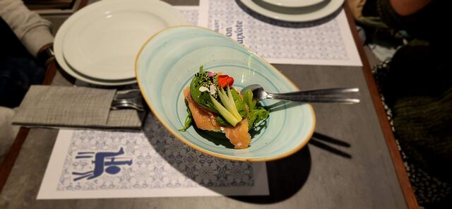 Aguacate con Salmón