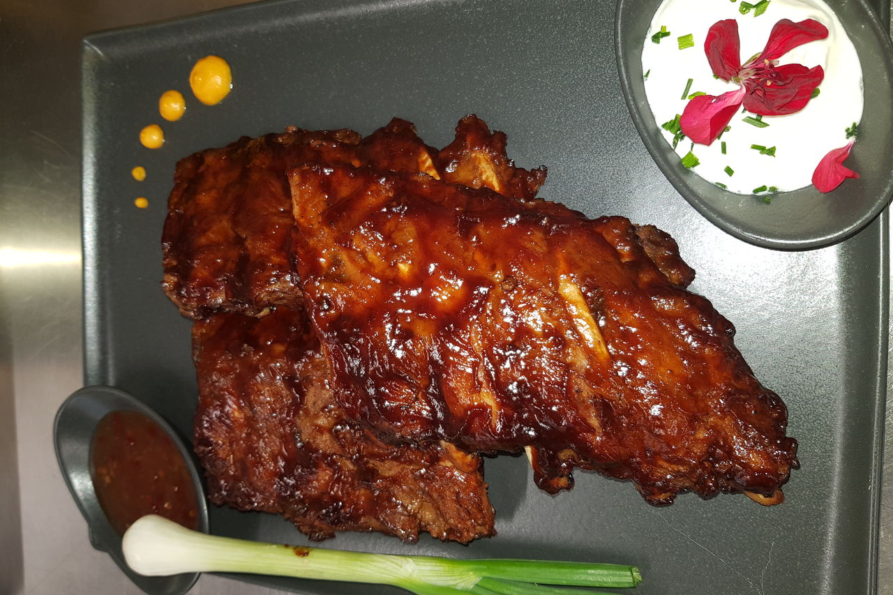 Pork ribs with barbecue sous
