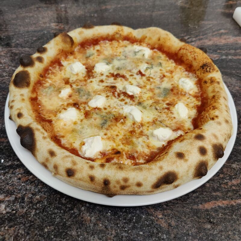 Pizza Quattro formaggi 