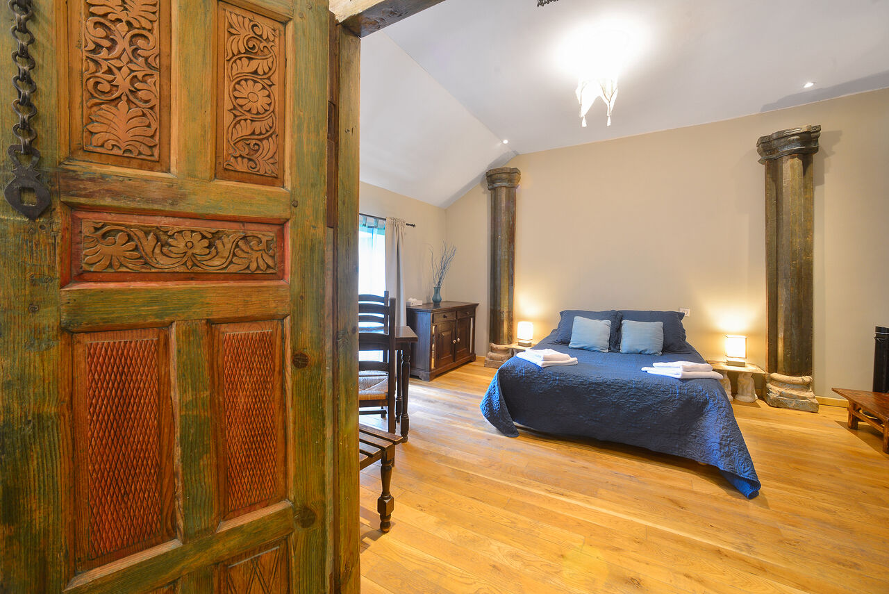 Chambre Double, 15m², vue jardin, salle de bain avec baignoire, wifi gratuit, TV écran plat.