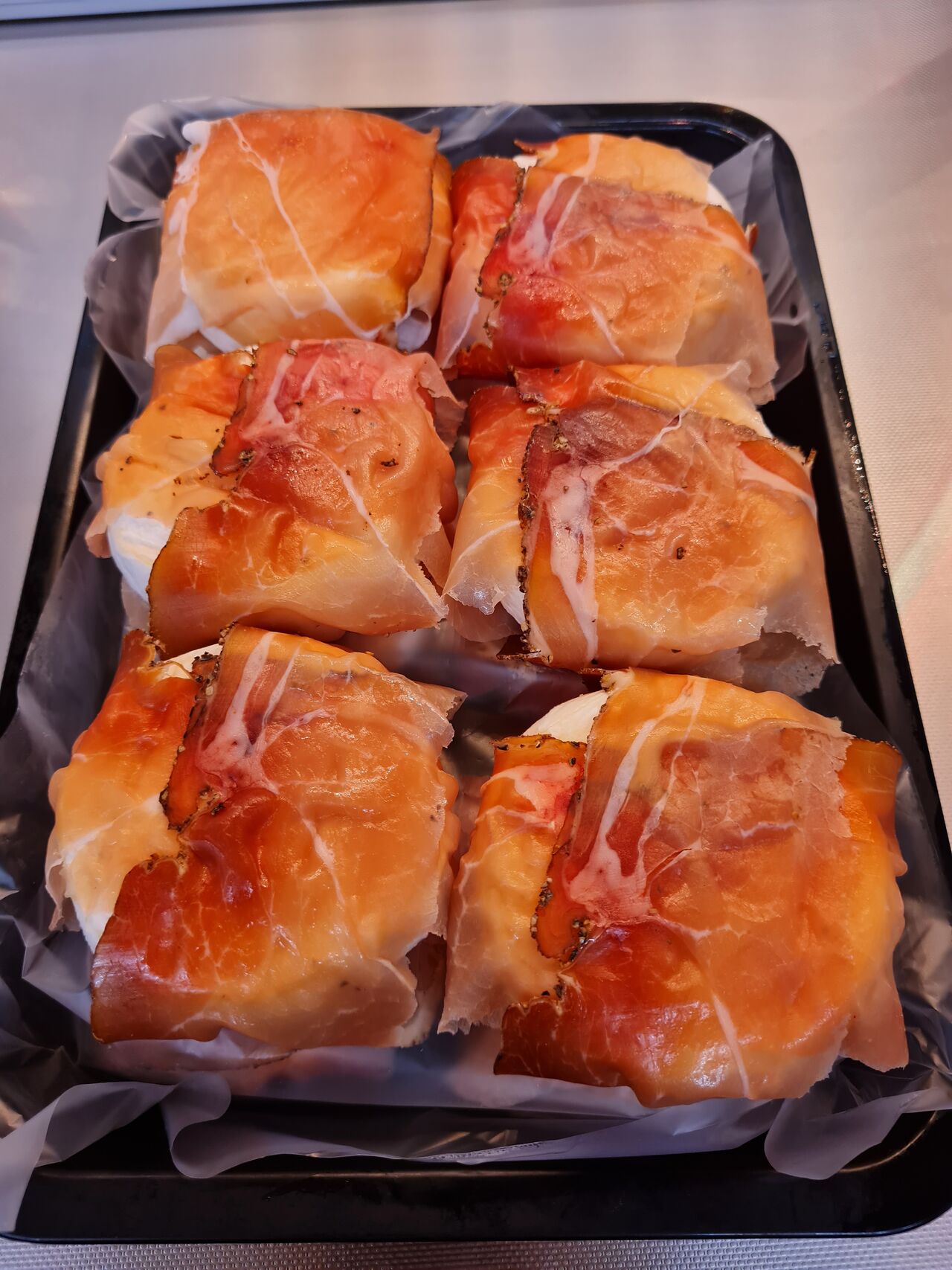 Tomini +speck