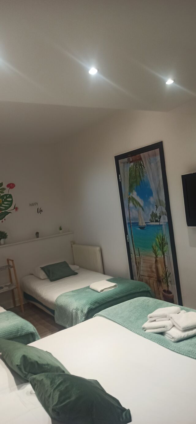 CHAMBRE QUADRUPLE 100€