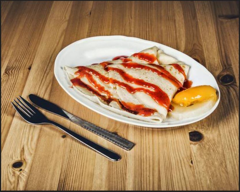 Naleśnik z serem i owocami