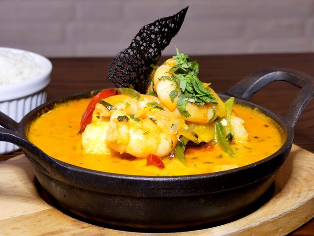 Moqueca de peixe e camarão