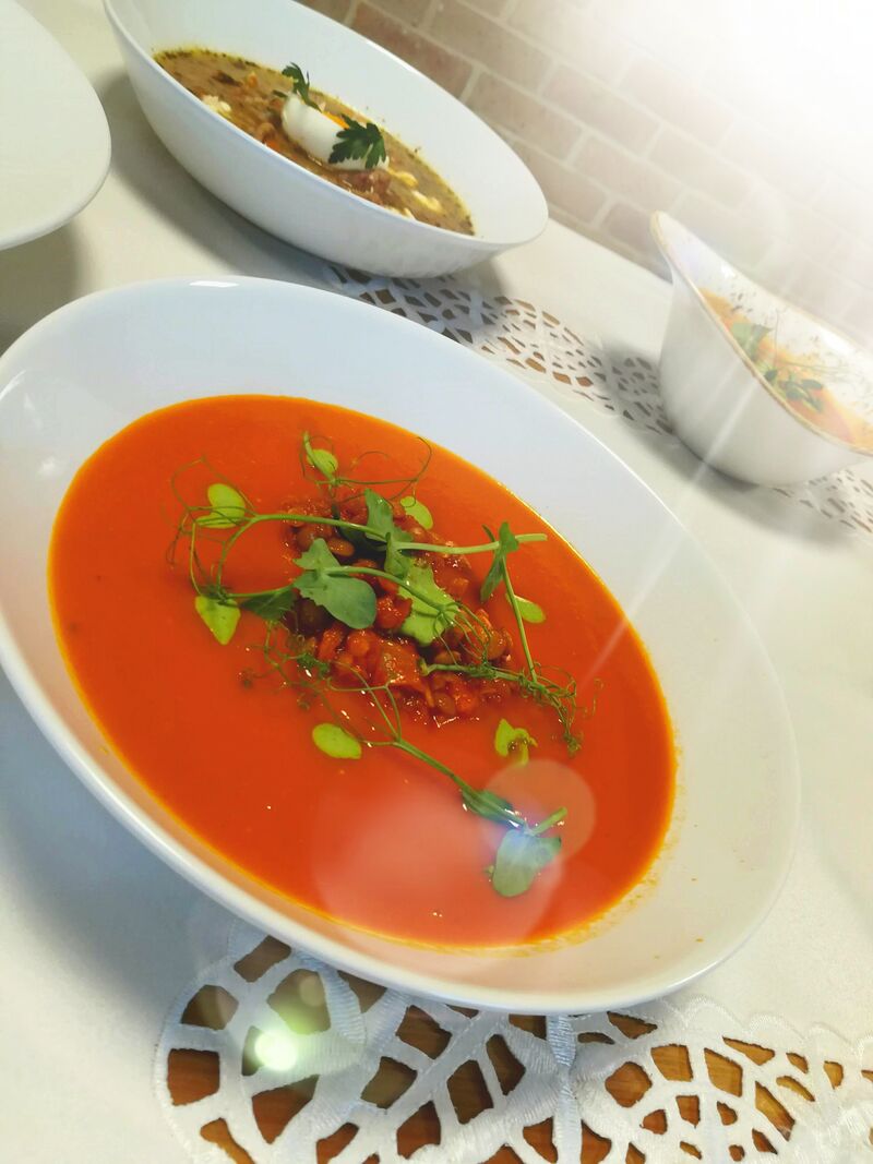 Krem z pomidorów i soczewica