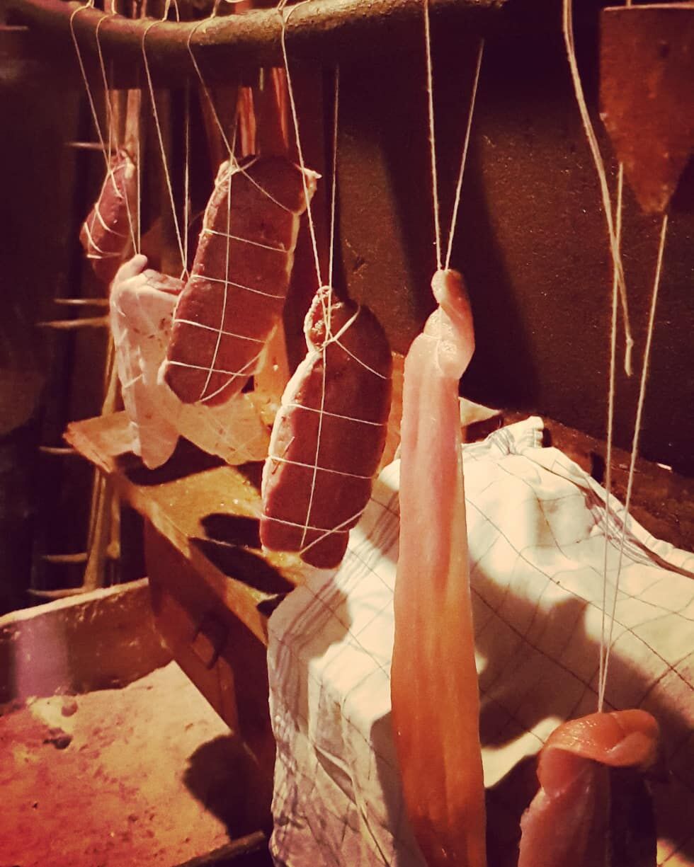 Saumon et Magret de canard, fumage maison par le chef !
Fumoir centenaire à Praz-sur-Arly ! 