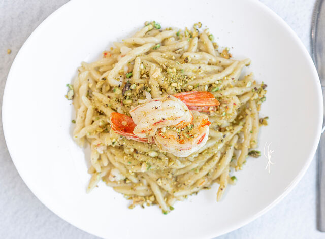 Trofie con Gamberi e Pesto al Pistacchio