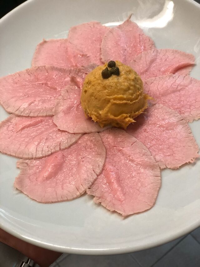 Vitello tonnato alla moda antica