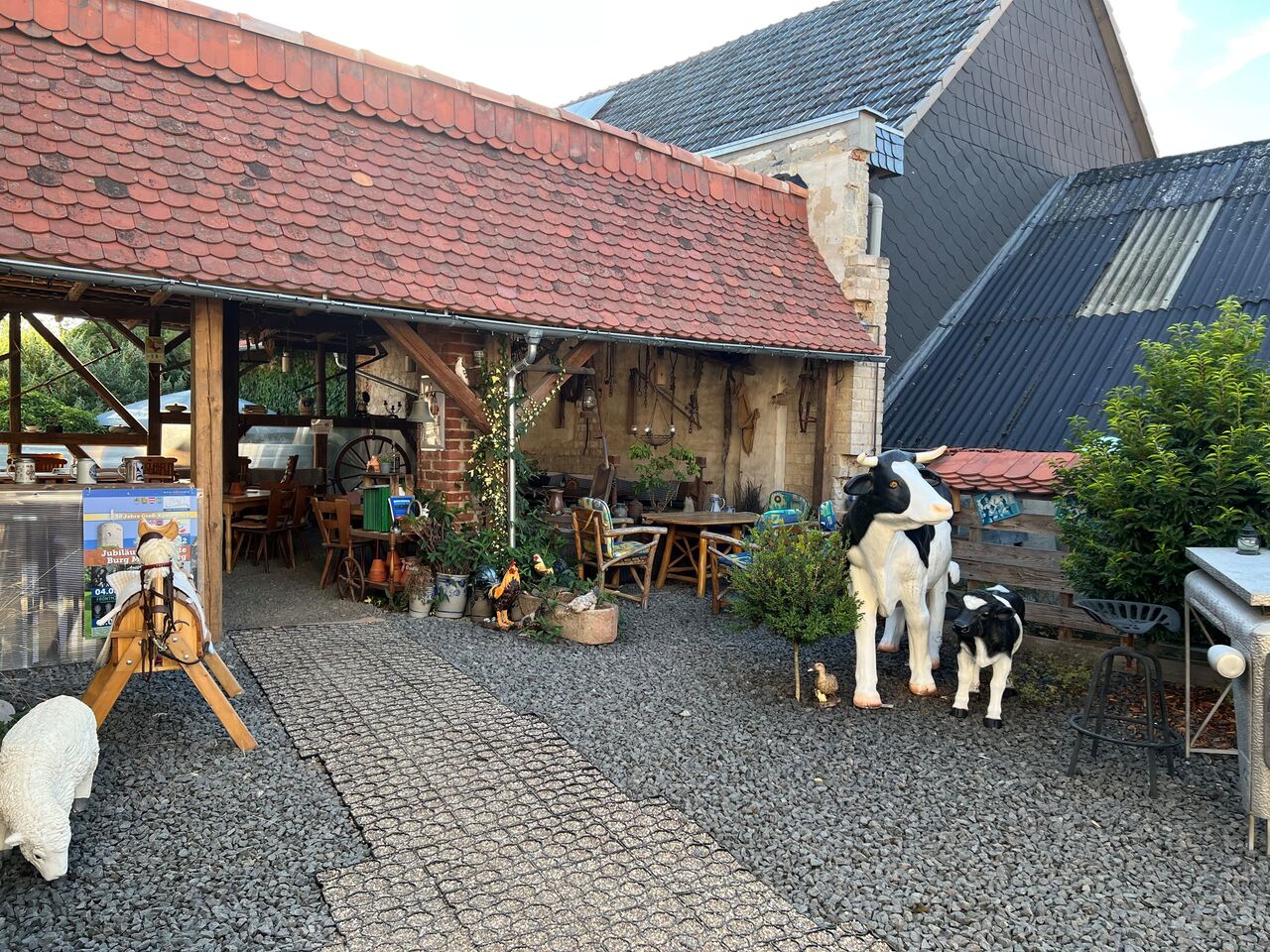 Im Eingangsbereich befinden sich einige Bauernhoftiere