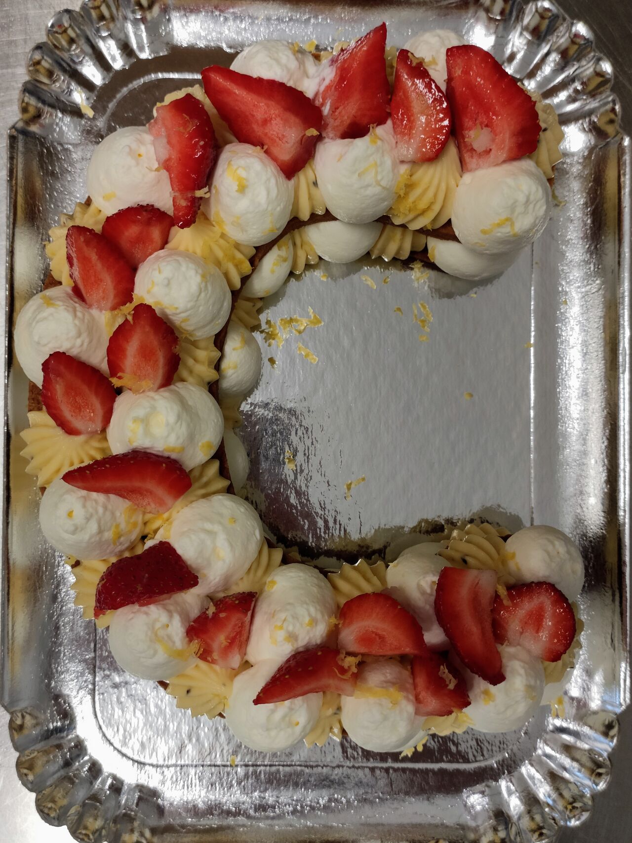 Number Cake ou Letter cake 6 parts 24 € (plusieurs parfums possibles)