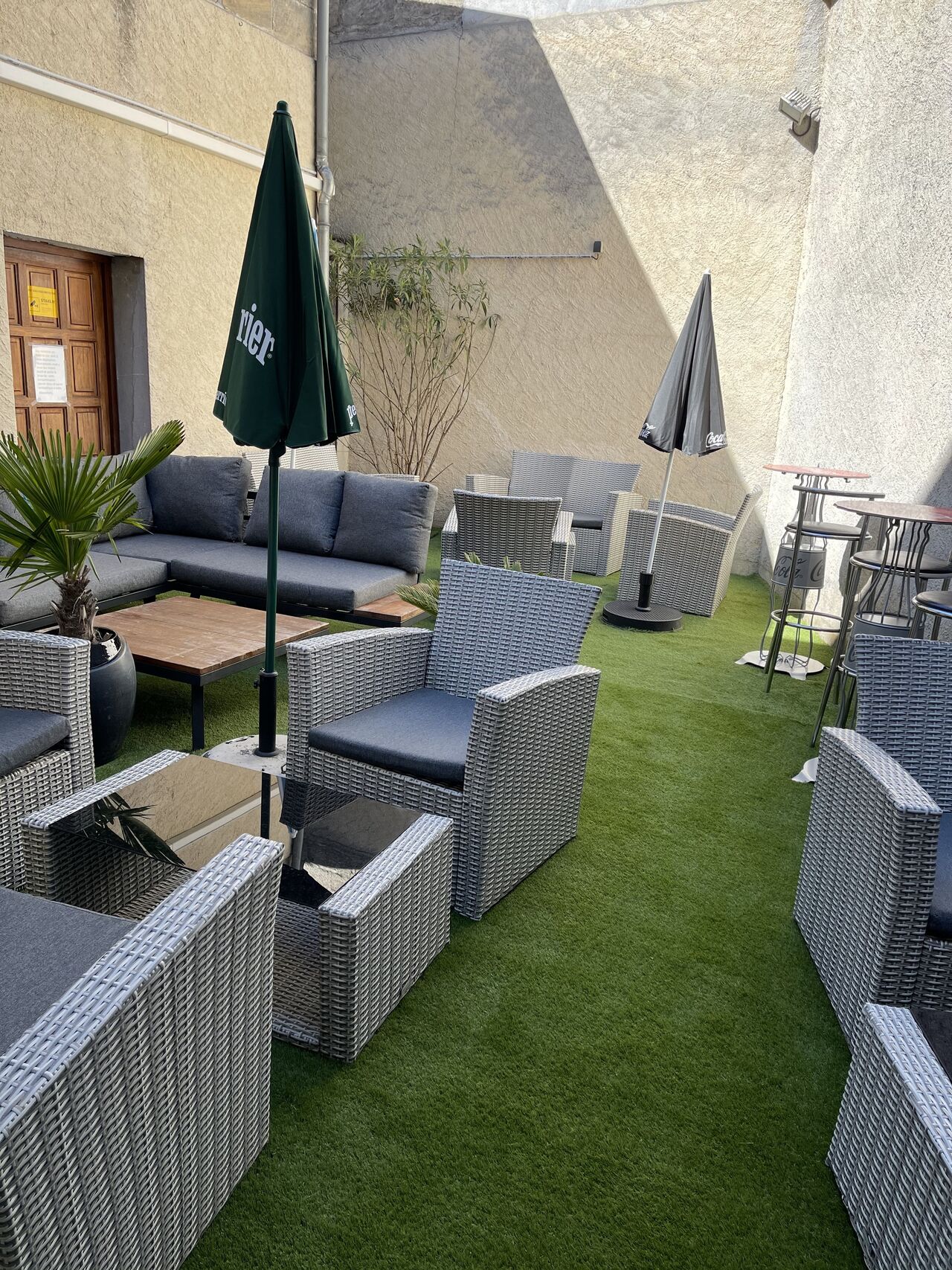 notre terrasse a l'arrière