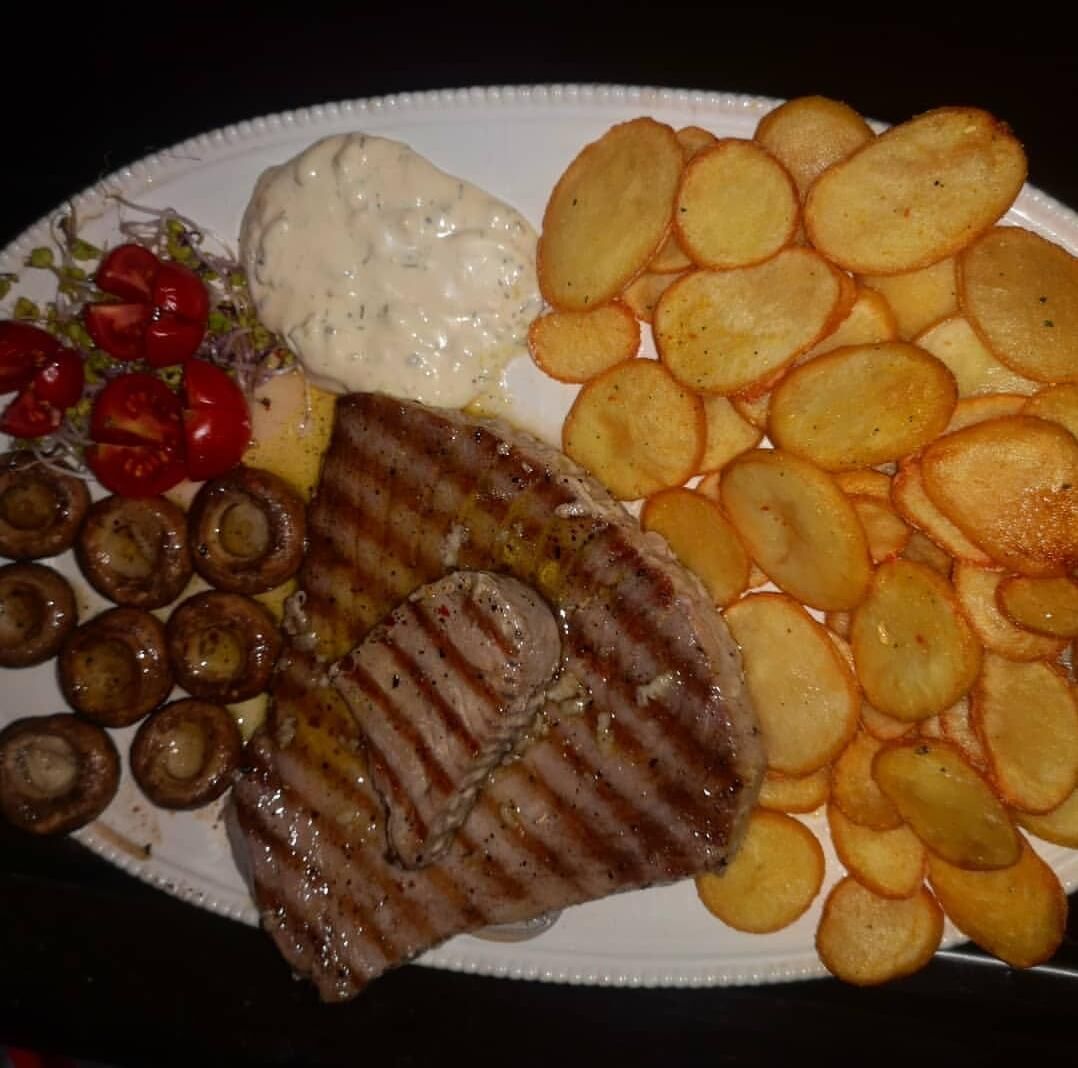 Amazing tuna steak and chips in Omiš, just stop by and try your own piece of heaven!
