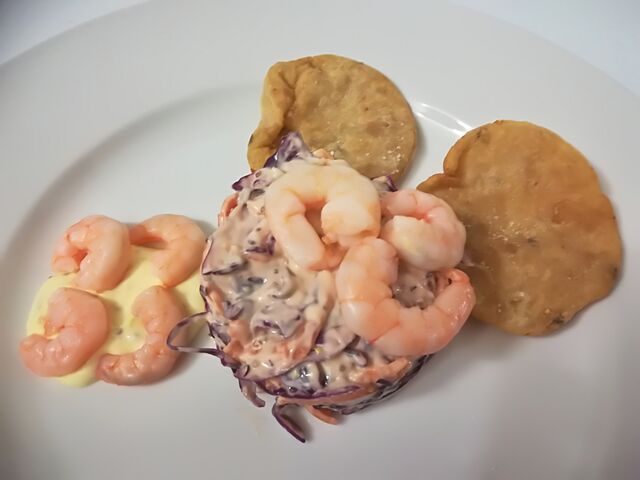 insalatina di cavolo rosso e gamberetti in salamoia 