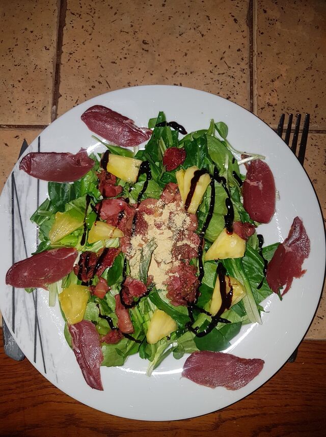 Salade de magret de canard fumé, Ananas rôti 