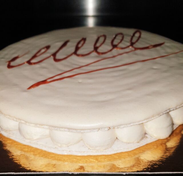 Macaron géant a la violette