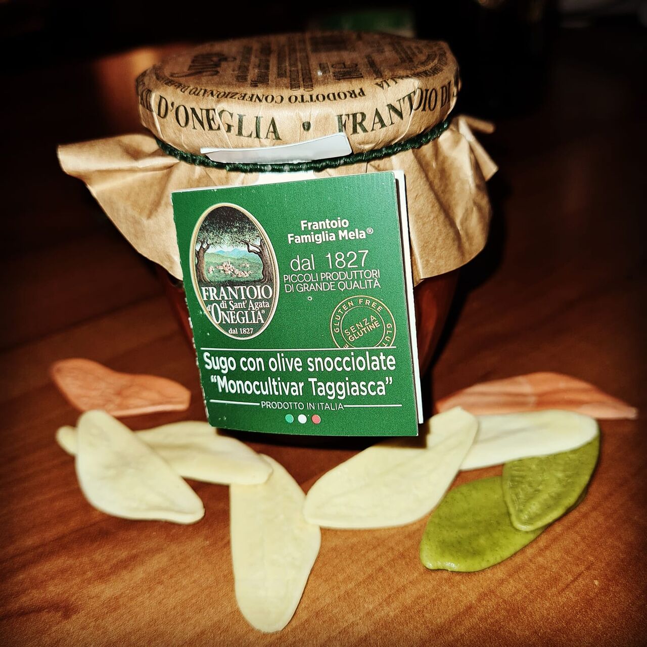 Verkaufsbereich / Unsere Tomatensauce der Firma 