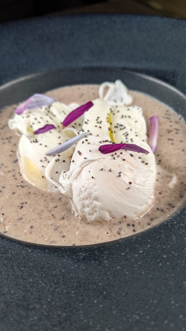 OEUF BIO POCHÉ EN MEURETTE