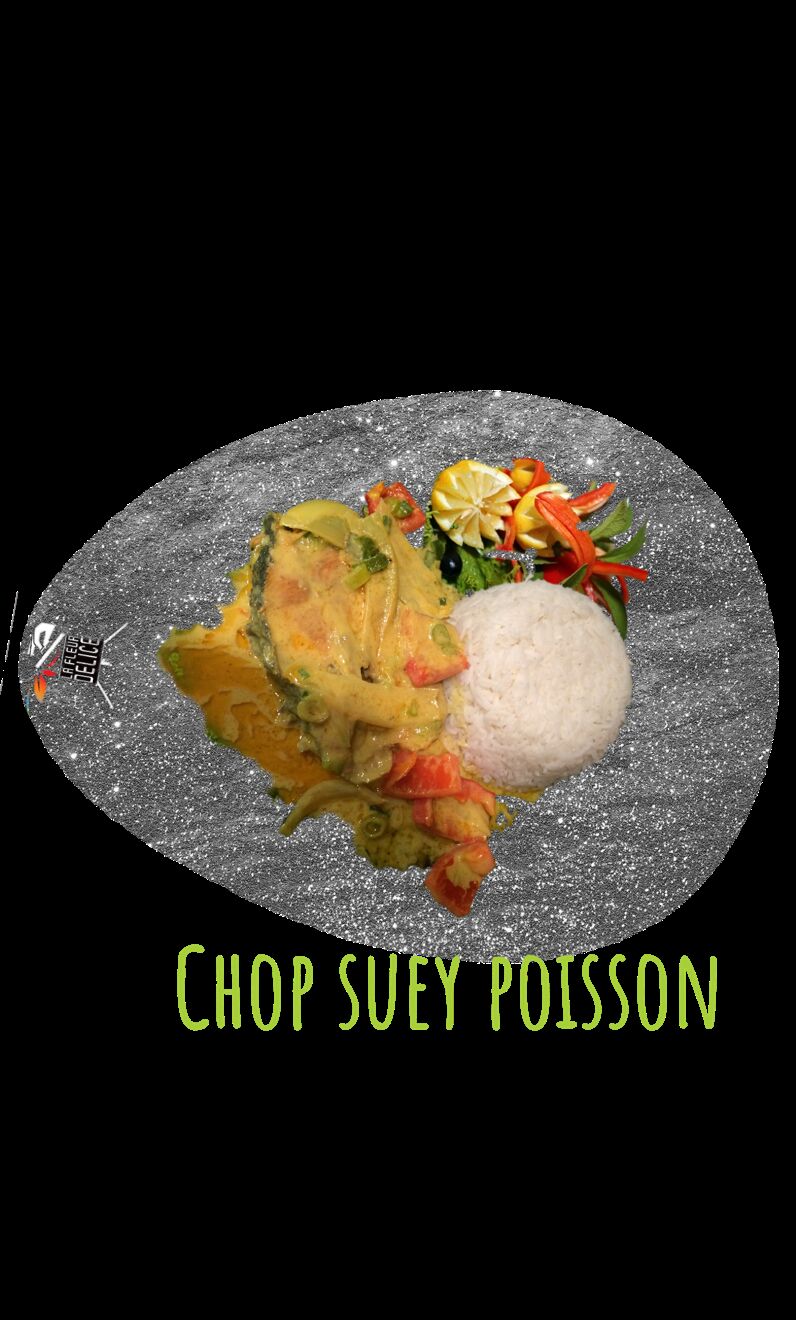 poisson frit cuite ensuite dan une sauce aux laite de coco et moutarde avec quelque légumes