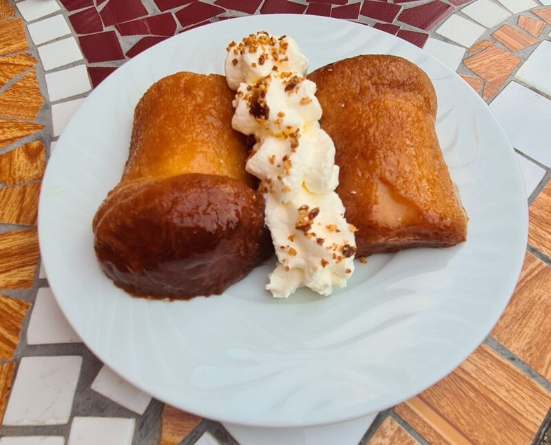 Best seller des desserts :
baba au rhum maison et chantilly