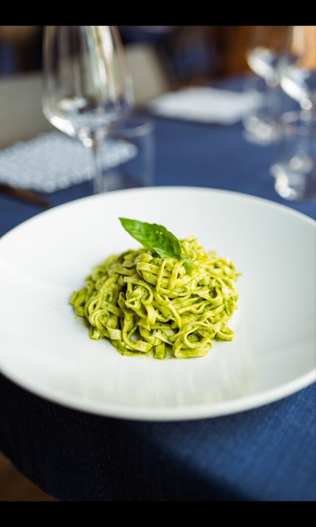 Tagliolini fatto in casa con pesto artigIanale