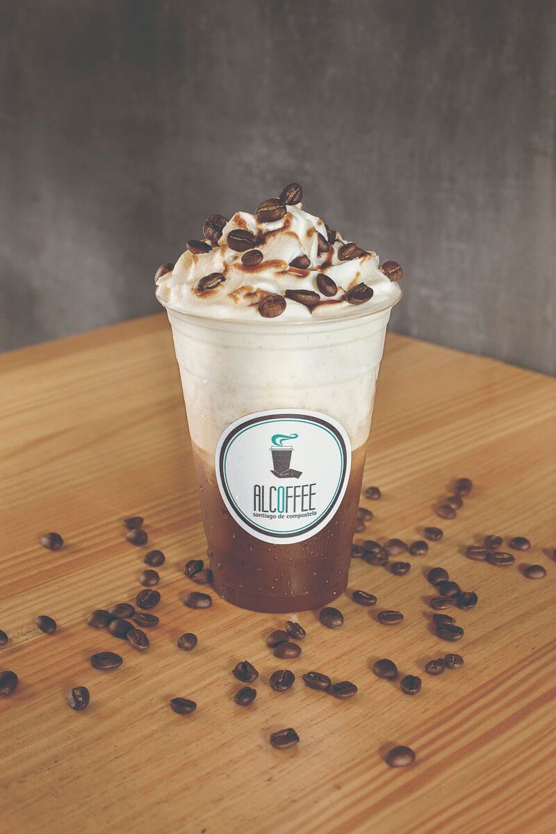 VARIEDAD EN CAFES
Latte Macchiato (Vainilla, Caramelo, Almendra, Avellana...)
Latte
Cremosito, Albombón, Americano,Orígen
