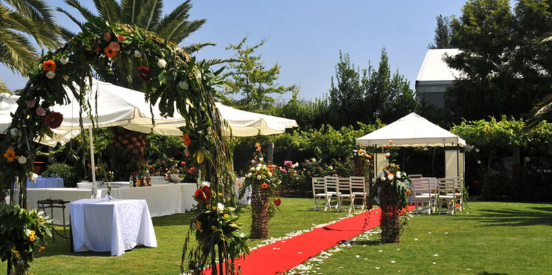 O JARDIM
O jardim da Quinta de S.João define uma harmonia em todo o seu esplendor natural, que o faz esquecer a cidade.