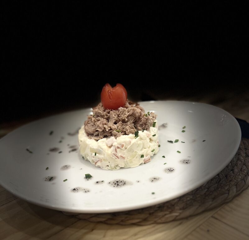 ensaladilla rusa con atún