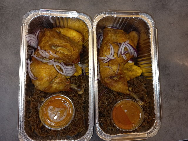 Complet Poulet + banane verte ou jaune+ sauce. 