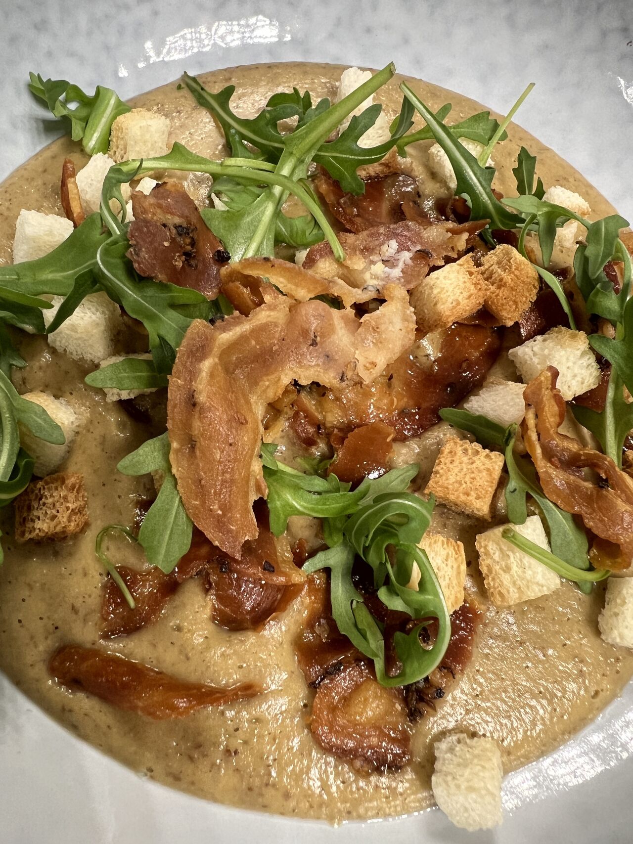 Le Velouté de Lentilles Bio de Champagne Monté au Foie Gras, Pancetta et Croûtons