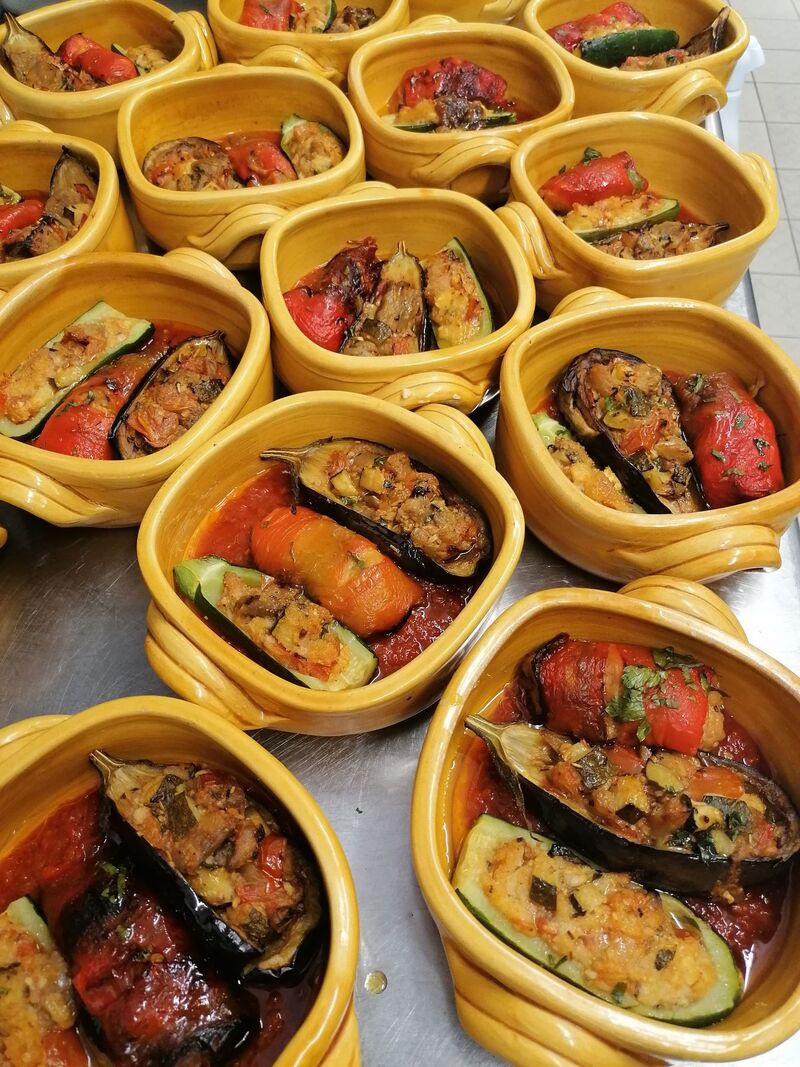 assortiment de farcis à la provençale - courgette, aubergine et poivron