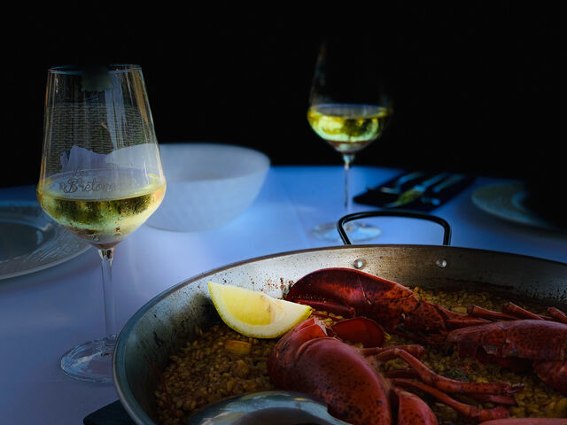 Paella con bogavante al estilo de la Bahia de Moraira