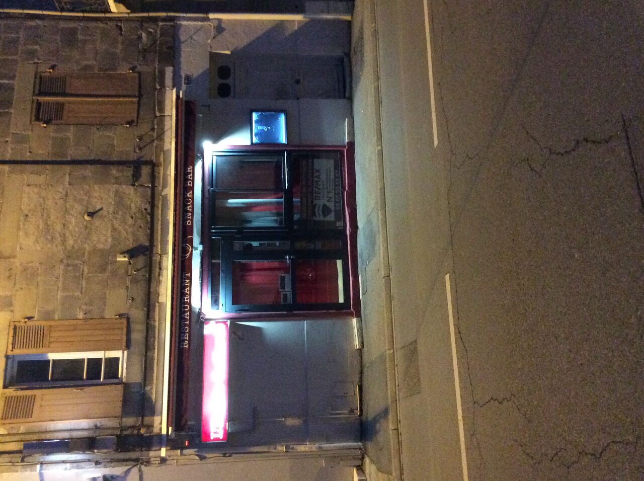 la façade qui attend d’être refaite