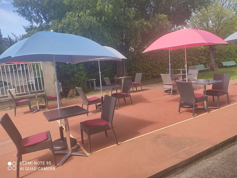 Terrasse ouverte à partir de mardi 25 mai merci de réserver votre table de préférence 