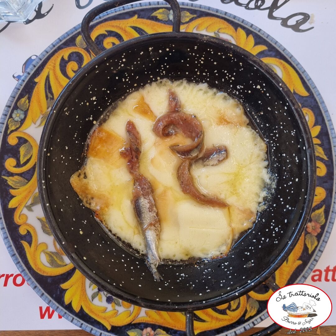 Scamorza al coccio con Alici