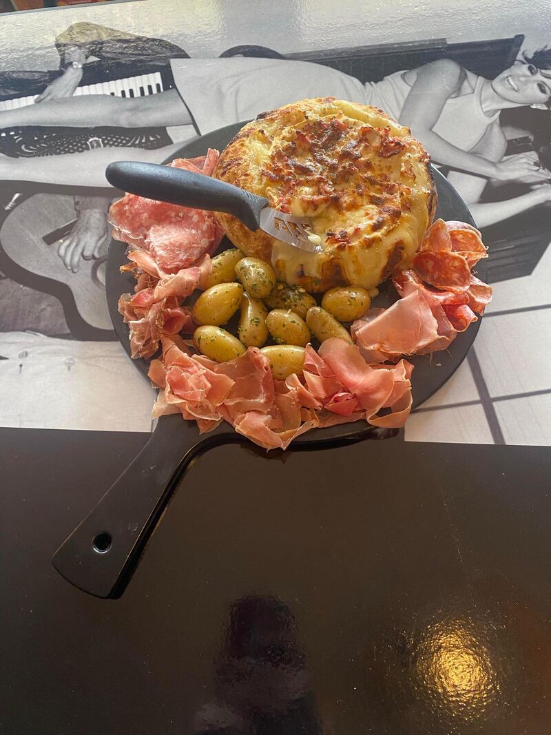 CAMEMBERT