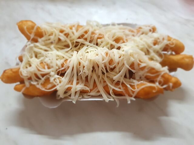 Sajtos kukac lángos