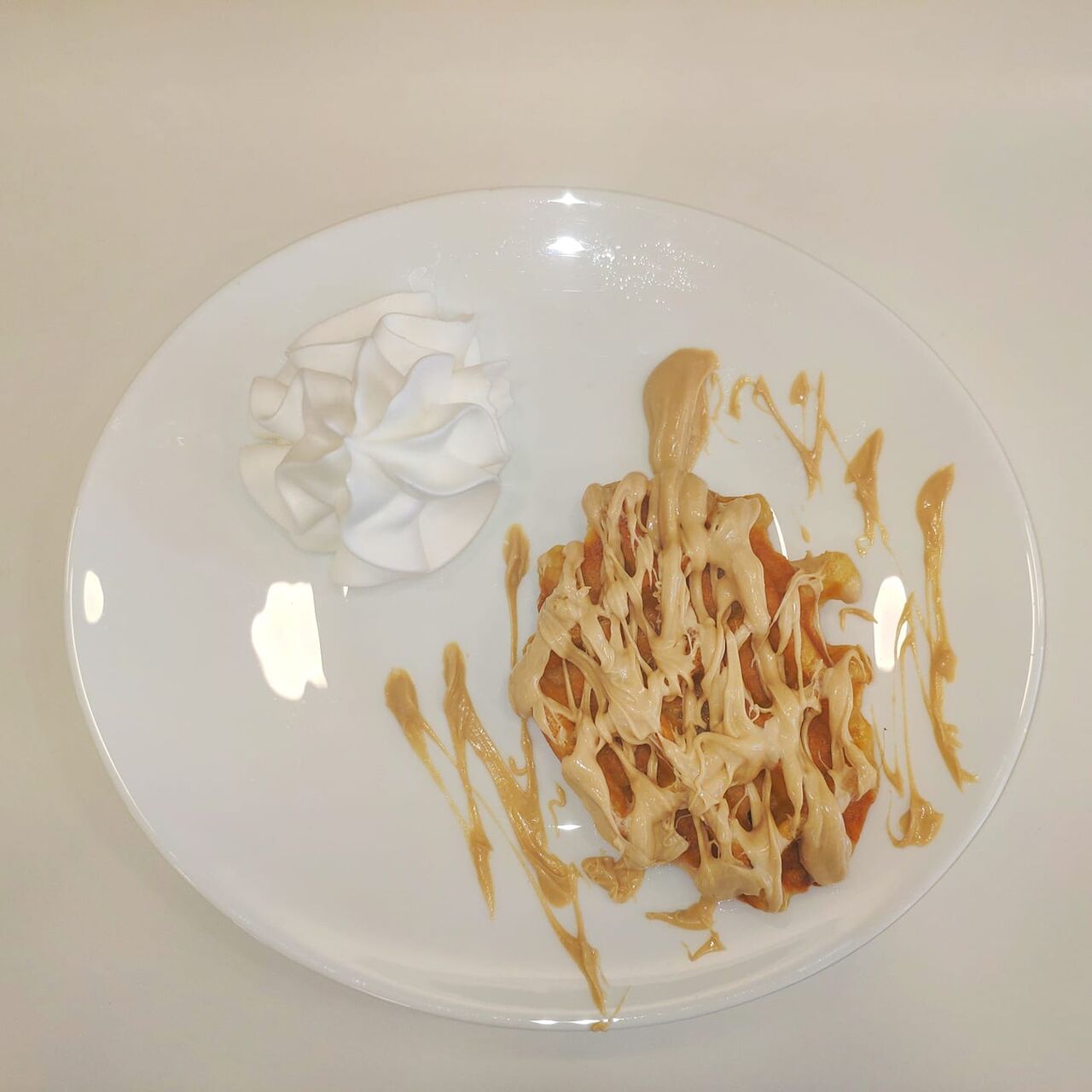 Waffle com chocolate de Kinder Bueno White