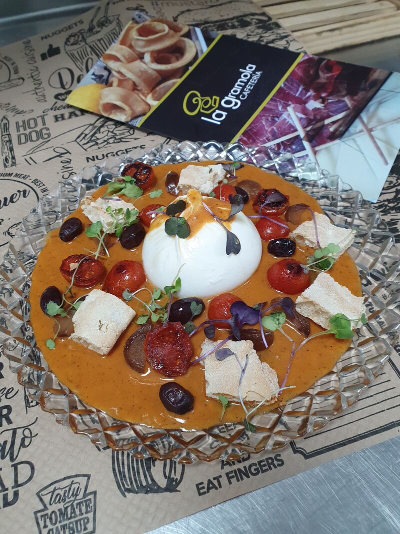 Ensalada burrata al estilo gramola