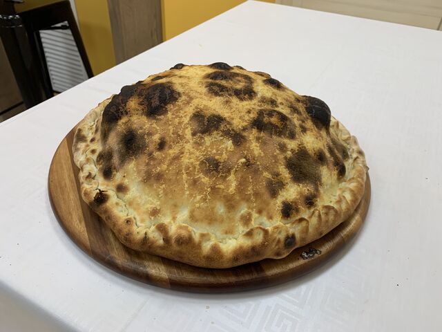 CALZONE AI 4 FORMAGGI CON AGGIUNTA DI SALAME PICCANTE‼️??