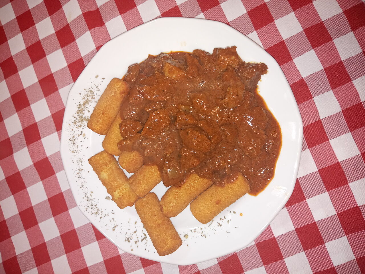 Szarvaspörkölt krokettel